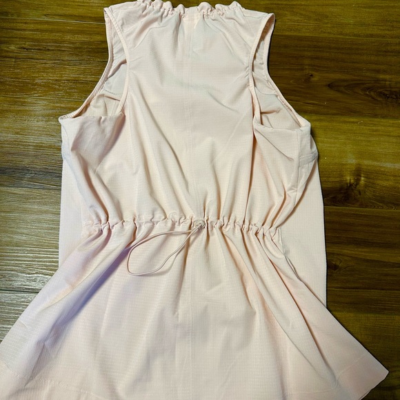 Never worn, rosewater tank from Athleta with a cinched waist - Picture 1 of 5